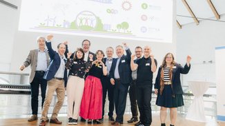 Das Team der ENERGIEregion Nürnberg e.V. feiert das 25 jährige Jubiläum