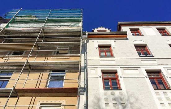 Gebäudesanierung Bild von ah_fotobox/stock.adobe.com