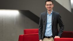 Energieeffiziente Gebäudetechnik ist das Thema von Prof. Dr. Michael Schaub von der Hochschule Coburg; Foto: Natalie Schalk/Hochschule Coburg