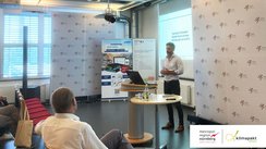 Bild von ENERGIEregion Nürnberg e.V. – Andreas Rauwolf von Rauwolf Etec GmbH beim Vortrag «Die digitale Trafostation»