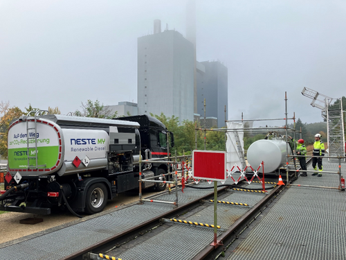 Anlieferung des hydrierten Pflanzenöls zum Kraftwerk Franken per Tanklaster