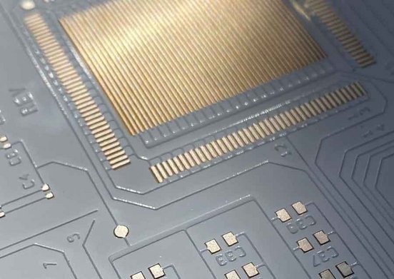 Bild von Plasma Innovations GmbH: Neuartige Leiterplatte auf Aluminiumbasis